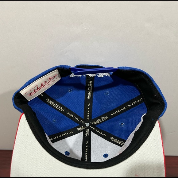 Mitchell And Ness, SnapBack Hat, Detroit Pistons - Picture 6 of 9